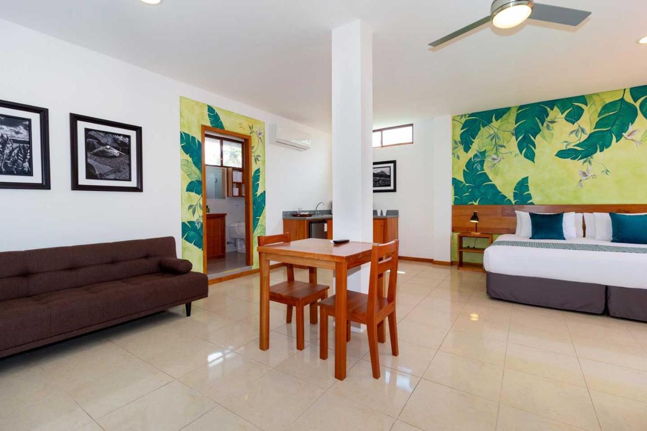 Plaza Luna Suites Puerto Ayora  Εξωτερικό φωτογραφία