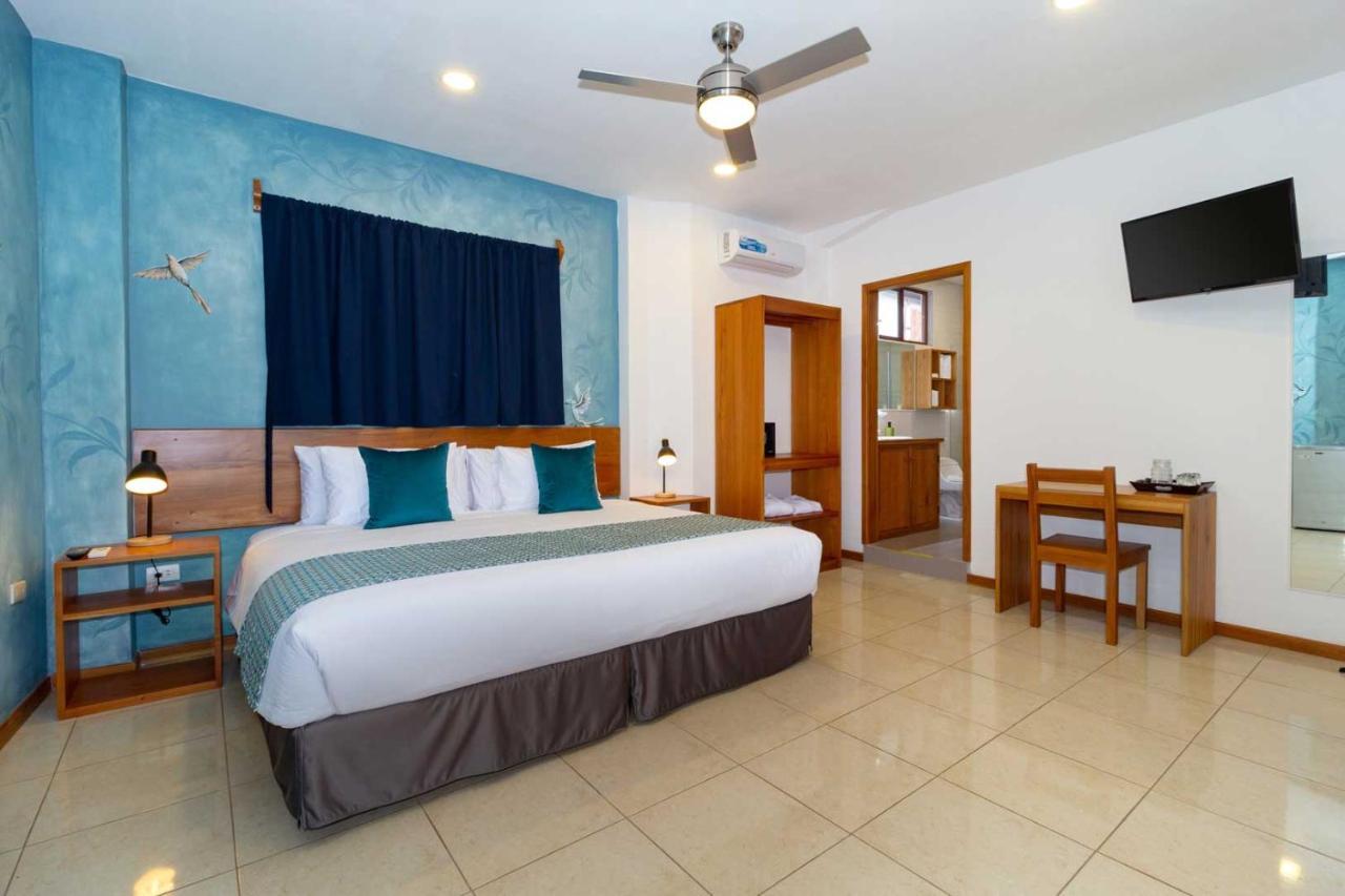 Plaza Luna Suites Puerto Ayora  Εξωτερικό φωτογραφία