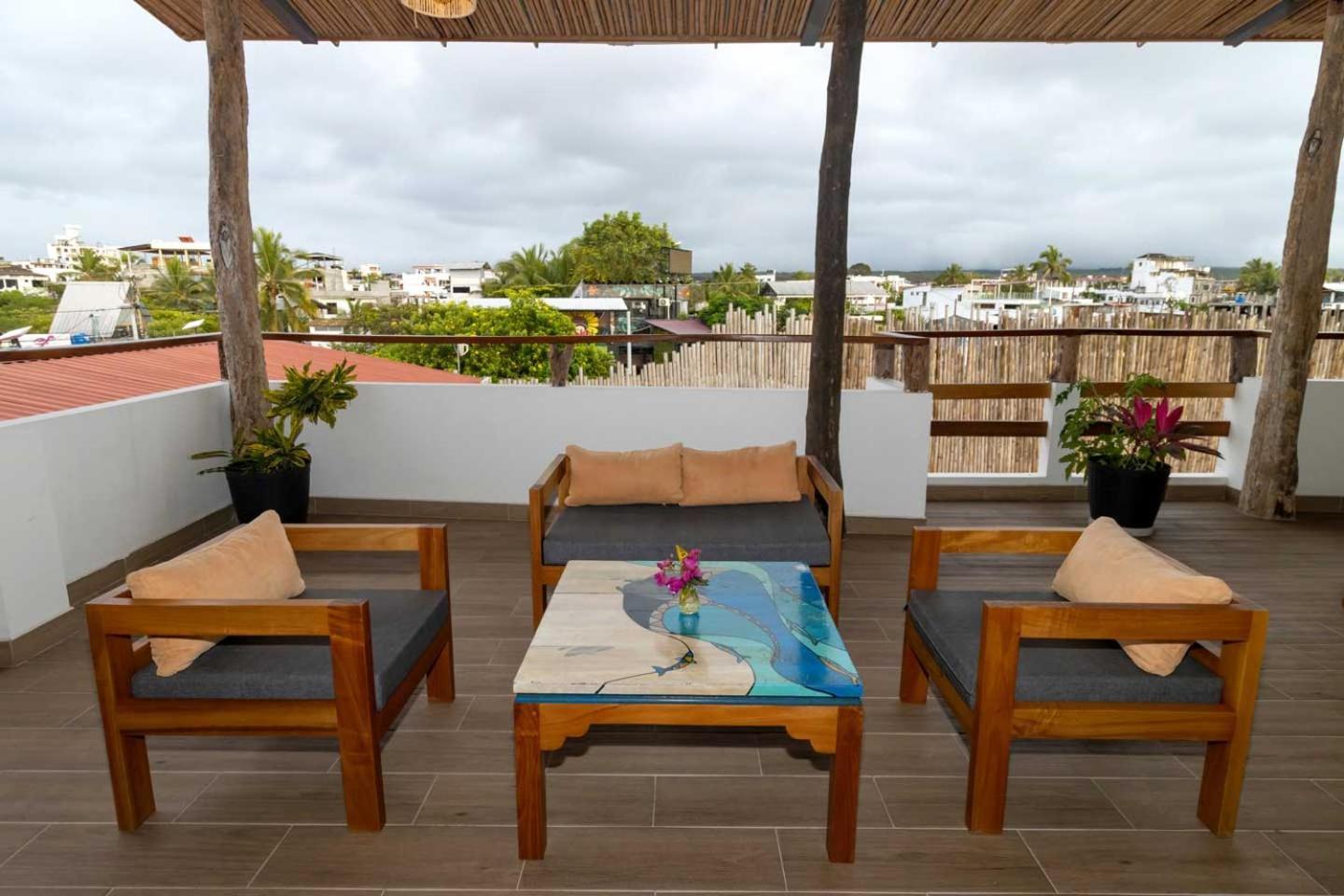 Plaza Luna Suites Puerto Ayora  Εξωτερικό φωτογραφία