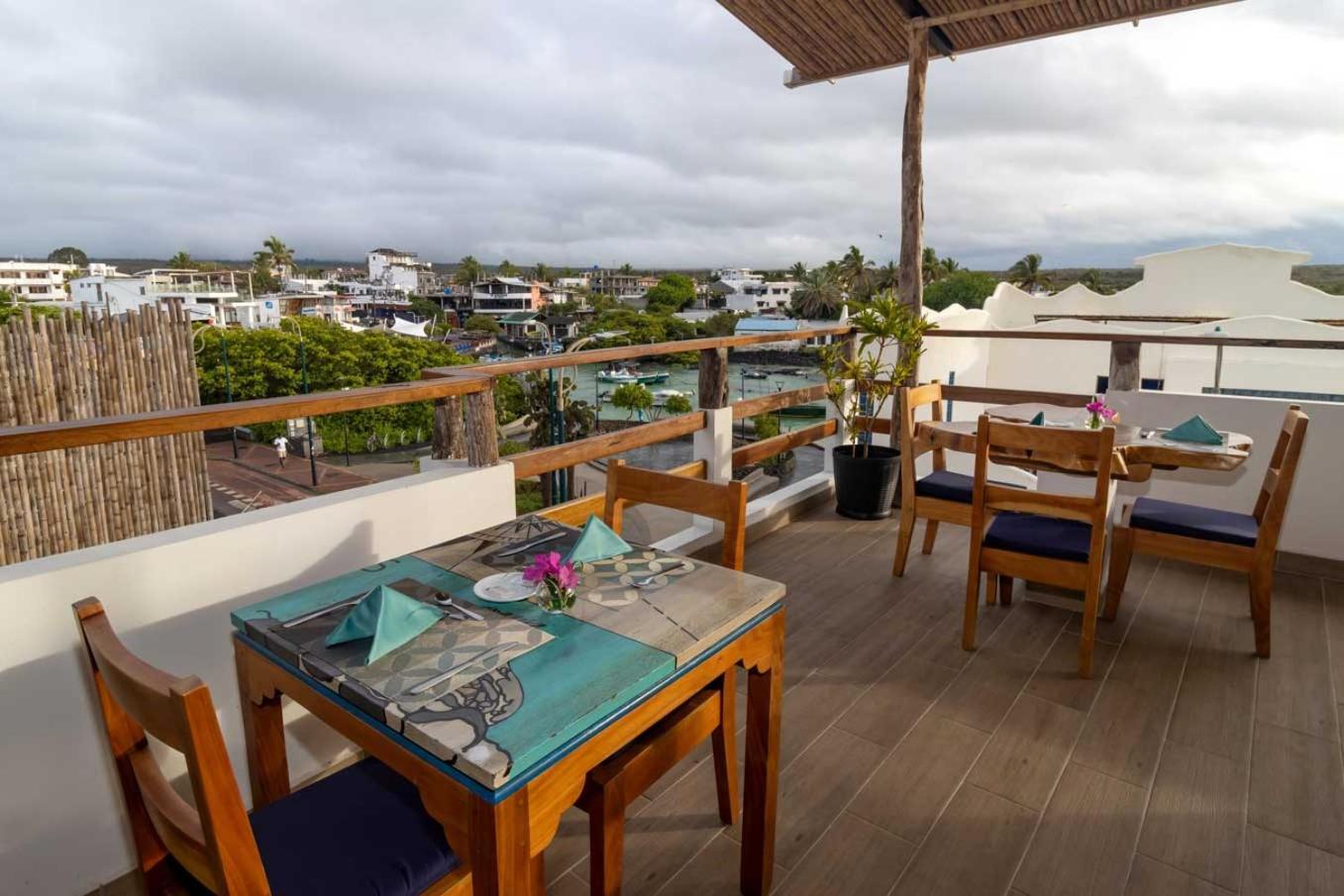 Plaza Luna Suites Puerto Ayora  Εξωτερικό φωτογραφία